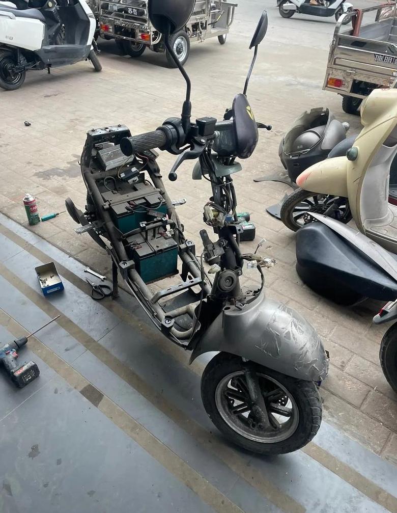 雅迪电动车24维修