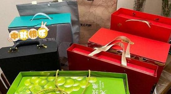 过年串门拿三样礼品好吗