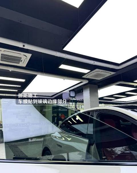 汽车贴膜贴外面还是贴里面