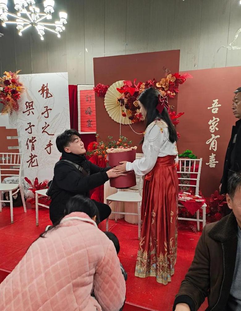 亲侄子出生叔叔送什么